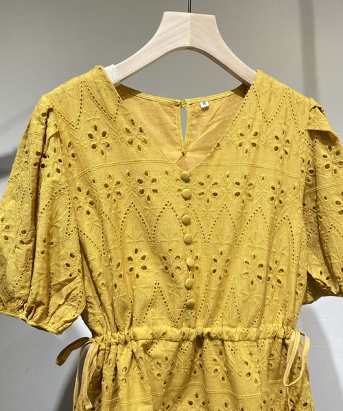 ABITOKYO(アビトーキョー)の「刺繍バンドカラーロングワンピース(ワンピース・レディース・ホワイト/パープル/ブルー/キャメル/ベージュ・S/M/L)」の16枚目の写真