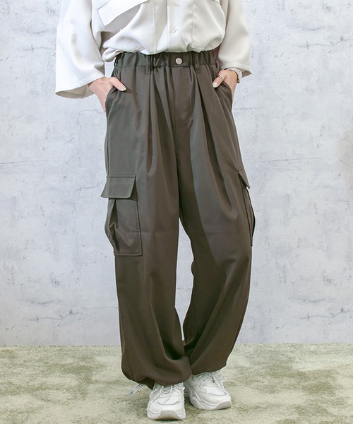 PairPair(ペアペア)の「ワイドカーゴパンツ(ユニセックス)(カーゴパンツ・メンズ・チャコールグレー/カーキ/アイボリー・MEDIUM/LARGE)」の2枚目の写真
