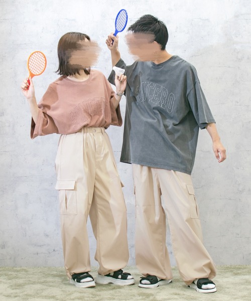 PairPair(ペアペア)の「ワイドカーゴパンツ(ユニセックス)(カーゴパンツ・メンズ・チャコールグレー/カーキ/アイボリー・MEDIUM/LARGE)」の4枚目の写真