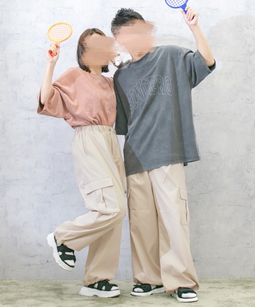 PairPair(ペアペア)の「ワイドカーゴパンツ(ユニセックス)(カーゴパンツ・メンズ・チャコールグレー/カーキ/アイボリー・MEDIUM/LARGE)」の5枚目の写真