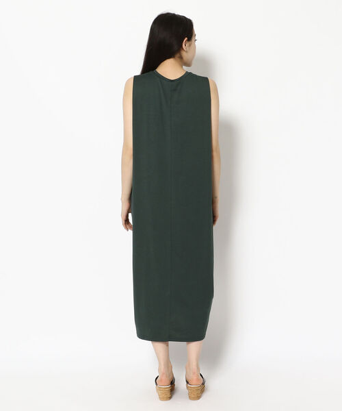 DROIT BELLO(ドロイトベロ)の「DROIT BELLO(ドロイトベロ)ノースリーブカットワンピース(ワンピース・レディース・ブラック/オリーブ・FREE)」の4枚目の写真