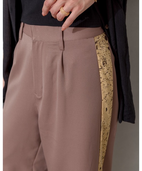 SpRay(スプレイ)の「サイドラインストレートパンツ(チノパンツ・レディース・ベージュ/イエロー/モカ・FREE)」の11枚目の写真