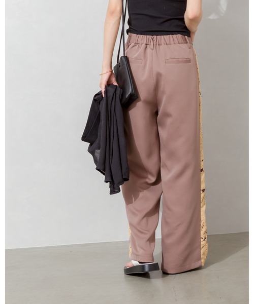 SpRay(スプレイ)の「サイドラインストレートパンツ(チノパンツ・レディース・ベージュ/イエロー/モカ・FREE)」の12枚目の写真