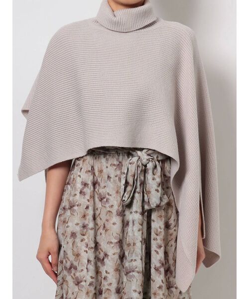 dazzlin（ダズリン）の「ニットオーバーケープ（ニット/セーター・レディース・ブラック/パープル/ベージュ・FREE）」の10枚目の写真