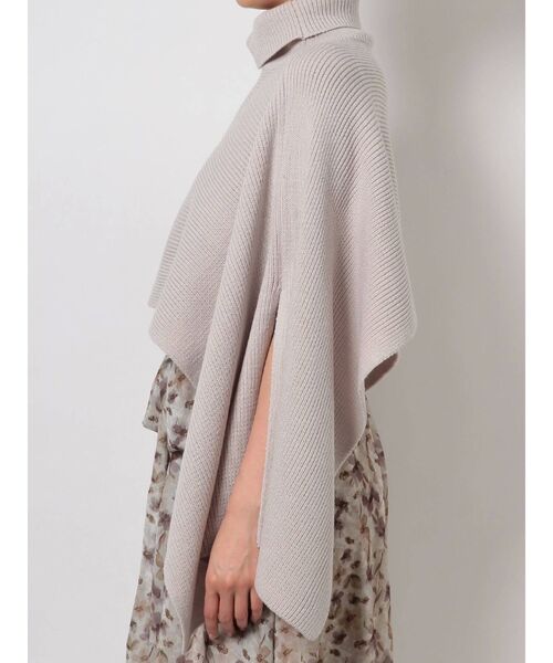 dazzlin（ダズリン）の「ニットオーバーケープ（ニット/セーター・レディース・ブラック/パープル/ベージュ・FREE）」の12枚目の写真