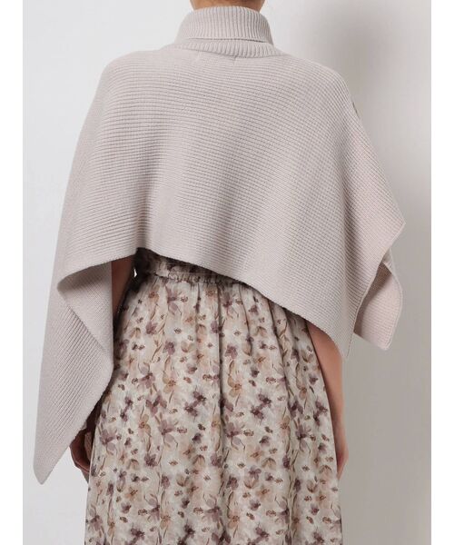 dazzlin（ダズリン）の「ニットオーバーケープ（ニット/セーター・レディース・ブラック/パープル/ベージュ・FREE）」の9枚目の写真