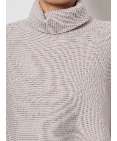 dazzlin（ダズリン）の「ニットオーバーケープ（ニット/セーター・レディース・ブラック/パープル/ベージュ・FREE）」の5枚目の写真