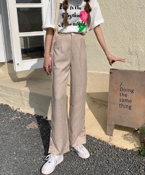 ABITOKYO（アビトーキョー）の「サイドドットボタンデザインチェックセミフレアパンツ（その他パンツ・レディース・ベージュ/ブルー・S/M/L）」の7枚目の写真