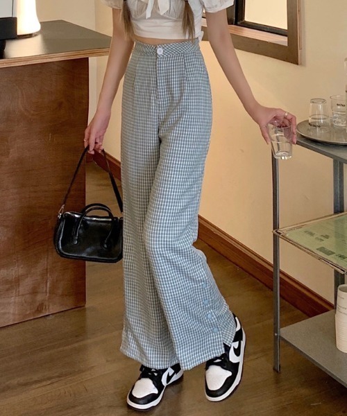 ABITOKYO（アビトーキョー）の「サイドドットボタンデザインチェックセミフレアパンツ（その他パンツ・レディース・ベージュ/ブルー・S/M/L）」の14枚目の写真
