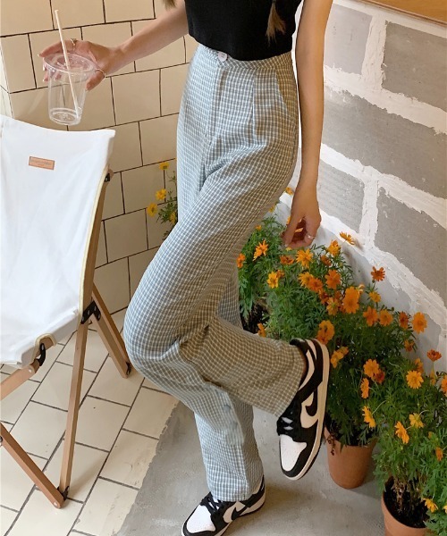 ABITOKYO（アビトーキョー）の「サイドドットボタンデザインチェックセミフレアパンツ（その他パンツ・レディース・ベージュ/ブルー・S/M/L）」の6枚目の写真