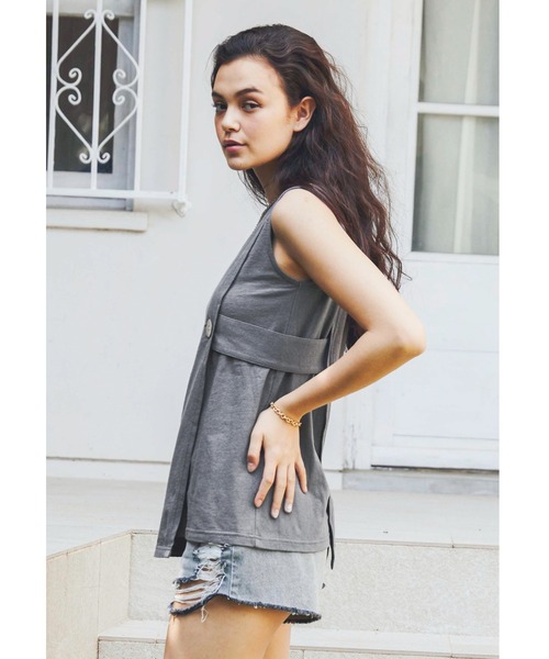 ALEXIA STAM(アリシアスタン)の「Side Button Sleeveless Wrap Top/サイドボタンスリーブレスラップトップ(Tシャツ/カットソー・レディース・チャコールグレー/ホワイト/ベージュ・FREE)」の8枚目の写真