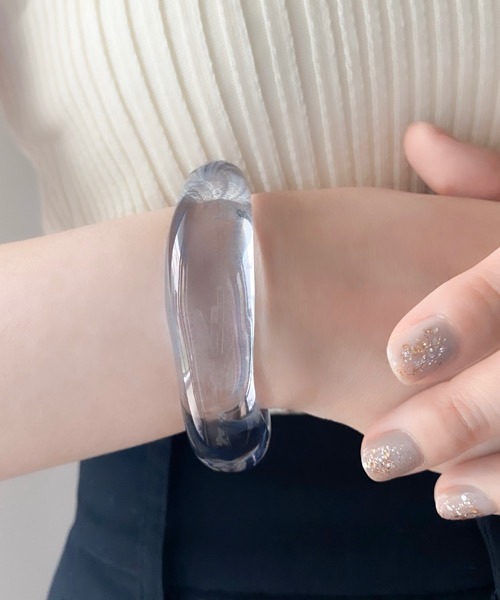 tone（トーン）の「【ECRu.】ニュアンス　クリアバングル（バングル/リストバンド・レディース・パープル/ブラウン/クリア/ブルー・FREE）」の7枚目の写真