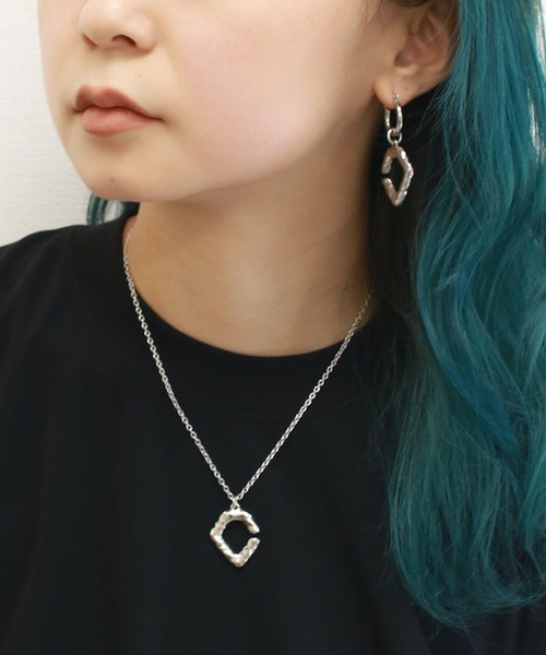 G.V.G.V.（ジーヴィージーヴィー）の「SIGNATURE "G" NECKLACE（ネックレス・レディース・シルバー/ゴールド・ONE SIZE）」の2枚目の写真