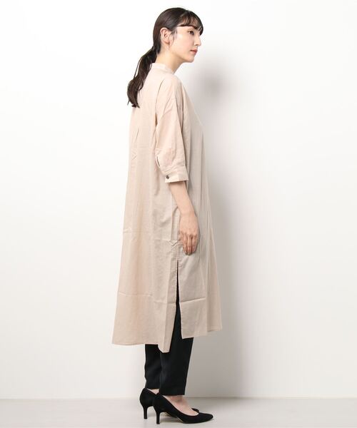 shop DADA(ショップダダ)の「タブ付きロングシャツ(1S13-7186)(シャツ/ブラウス・レディース・ベージュ/ブラウン/ブルー・FREE)」の5枚目の写真