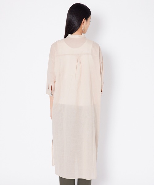 shop DADA(ショップダダ)の「タブ付きロングシャツ(1S13-7186)(シャツ/ブラウス・レディース・ベージュ/ブラウン/ブルー・FREE)」の22枚目の写真