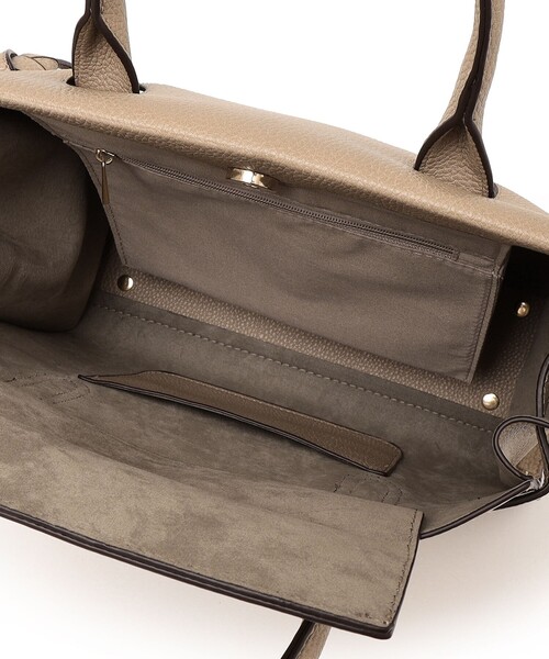 SHIPS any（シップス エニィ）の「SHIPS any: ベルト デザイン 2WAY ショルダー バッグ◇（ショルダーバッグ・レディース・ブラック/ベージュ/キャメル/ブルー/レッド・ONE SIZE）」の15枚目の写真