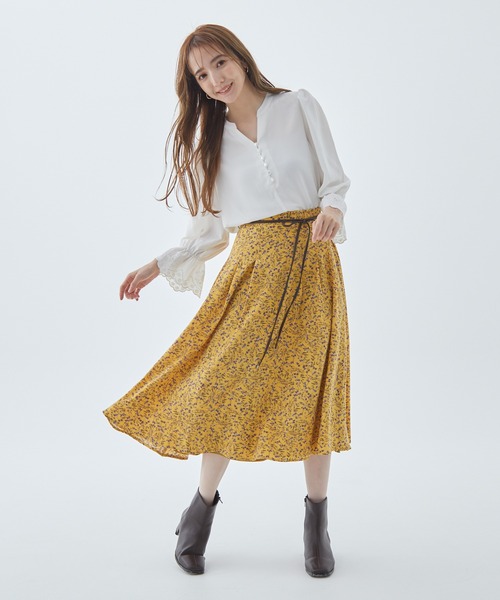 Fabulous Angela(ファビュラスアンジェラ)の「合皮ベルト付フラワースカート(スカート・レディース・マスタード/ブラウン/ブラック・FREE)」の4枚目の写真