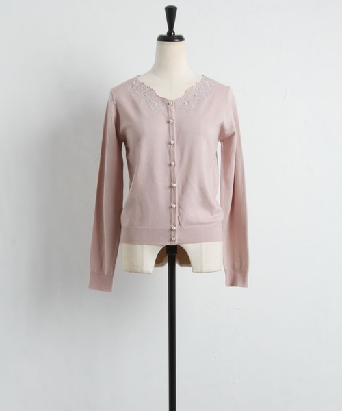 tocco closet(トッコ クローゼット)の「フラワー刺繍入りパールビジュー装飾カーディガン(カーディガン/ボレロ・レディース・ピンクベージュ/オフホワイト・M)」の12枚目の写真