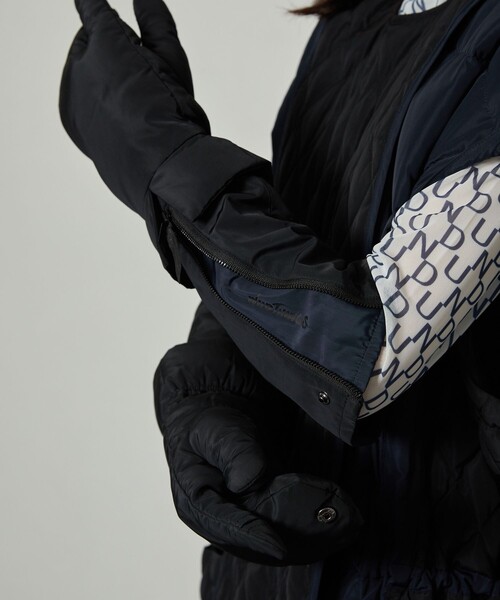 Firsthand（ファーストハンド）の「Firsthand/ファーストハンド WILD THINGS × JUN MIKAMI　別注GLOBE（手袋・レディース・ベージュ/ネイビー・FREE）」の4枚目の写真