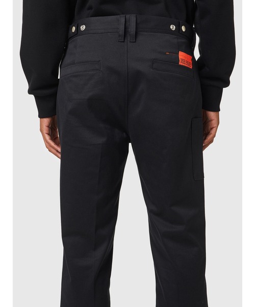 DIESEL（ディーゼル）の「メンズ パンツ チノ テーパード シンプル（チノパンツ・メンズ・ブラック・28inch/30inch/34inch/32inch/36inch）」の5枚目の写真
