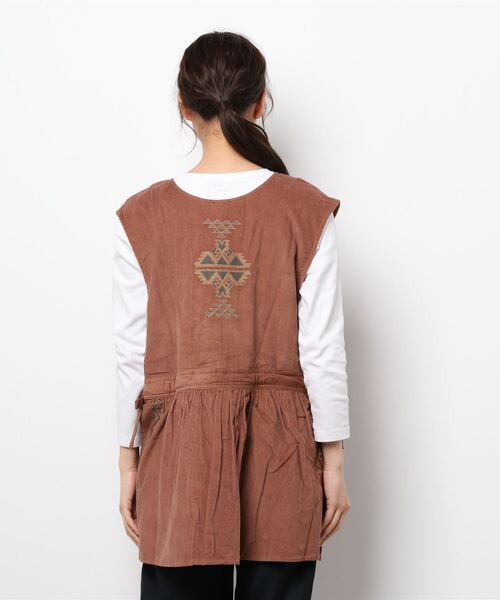 チャイハネ(チャイハネ)の「【チャイハネ】キリム柄刺繍コーデュロイベスト(ベスト・レディース・ホワイト/パープル/ブラウン・FREE)」の21枚目の写真