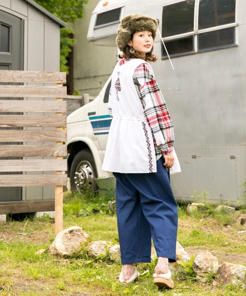 チャイハネ(チャイハネ)の「【チャイハネ】キリム柄刺繍コーデュロイベスト(ベスト・レディース・ホワイト/パープル/ブラウン・FREE)」の19枚目の写真