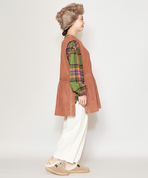 チャイハネ(チャイハネ)の「【チャイハネ】キリム柄刺繍コーデュロイベスト(ベスト・レディース・ホワイト/パープル/ブラウン・FREE)」の10枚目の写真