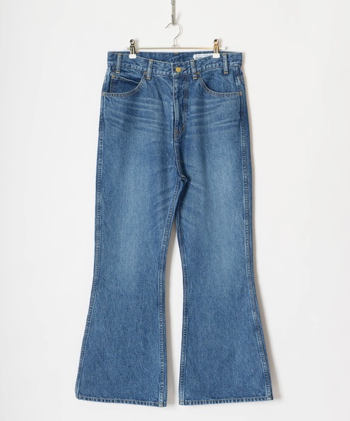 HOLIDAY（ホリデイ）の「HIGH WAIST BELL-BOTTOM DENIM PANTS ハイウエストベルボトムデニムパンツ［ショート丈］（デニムパンツ・レディース・インディゴブルー・2/0/4）」の2枚目の写真