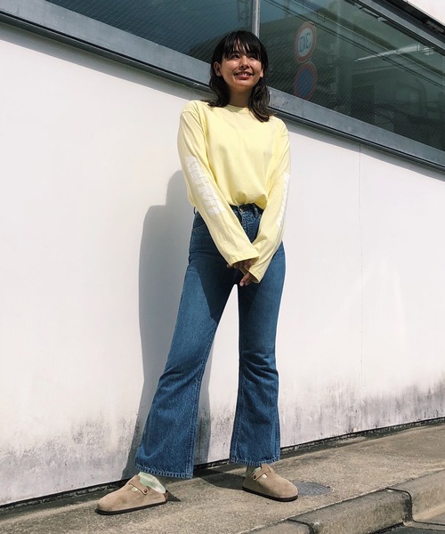 HOLIDAY（ホリデイ）の「HIGH WAIST BELL-BOTTOM DENIM PANTS ハイウエストベルボトムデニムパンツ［ショート丈］（デニムパンツ・レディース・インディゴブルー・2/0/4）」の20枚目の写真