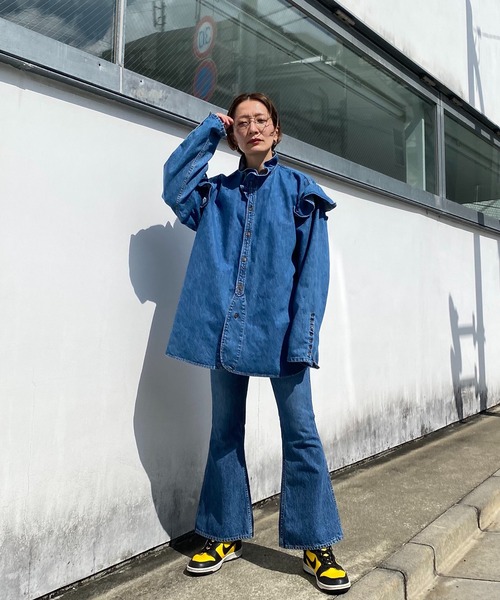 HOLIDAY（ホリデイ）の「HIGH WAIST BELL-BOTTOM DENIM PANTS ハイウエストベルボトムデニムパンツ［ショート丈］（デニムパンツ・レディース・インディゴブルー・2/0/4）」の13枚目の写真