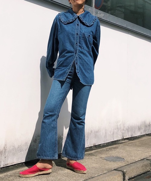 HOLIDAY（ホリデイ）の「HIGH WAIST BELL-BOTTOM DENIM PANTS ハイウエストベルボトムデニムパンツ［ショート丈］（デニムパンツ・レディース・インディゴブルー・2/0/4）」の22枚目の写真