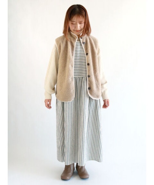 Samansa Mos2(サマンサ モスモス)の「35thリバーシブルボアベスト(ベスト・レディース・ブラック/ベージュ/キナリ・フリ-)」の9枚目の写真