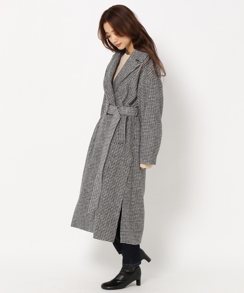 mysty woman（ミスティウーマン）の「チドリチェックロングコート 258002（ノーカラーコート・レディース・ブラック系/ブラウン系・FREE）」の4枚目の写真