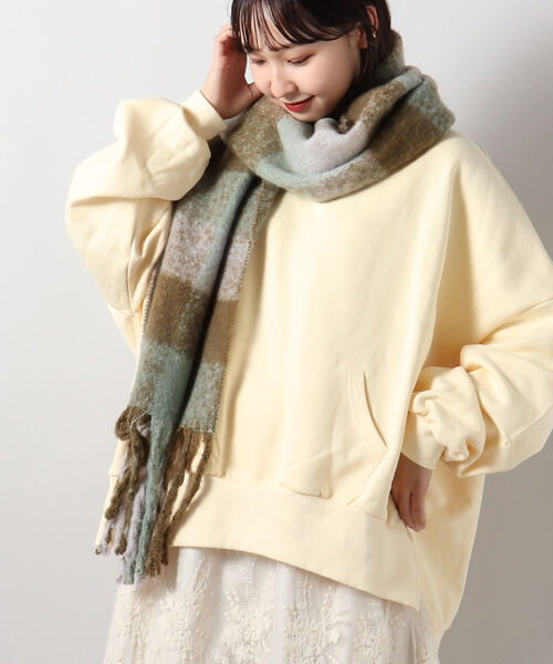 fredy emue（フレディエミュ）の「リサイクル フリンジチェックストール（ストール/ショール・レディース・ホワイト系その他2/イエロー系その他/グリーン系その他/パープル系その他2・FREE）」の15枚目の写真