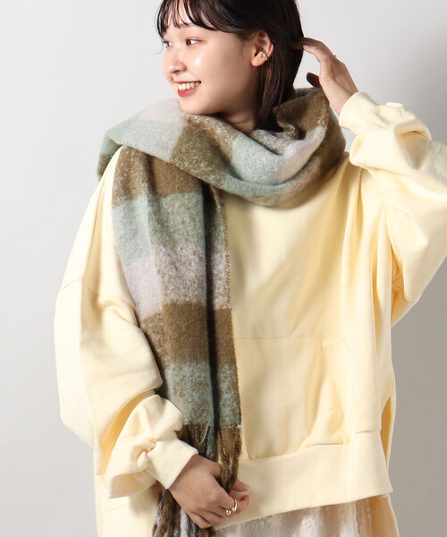 fredy emue（フレディエミュ）の「リサイクル フリンジチェックストール（ストール/ショール・レディース・ホワイト系その他2/イエロー系その他/グリーン系その他/パープル系その他2・FREE）」の16枚目の写真