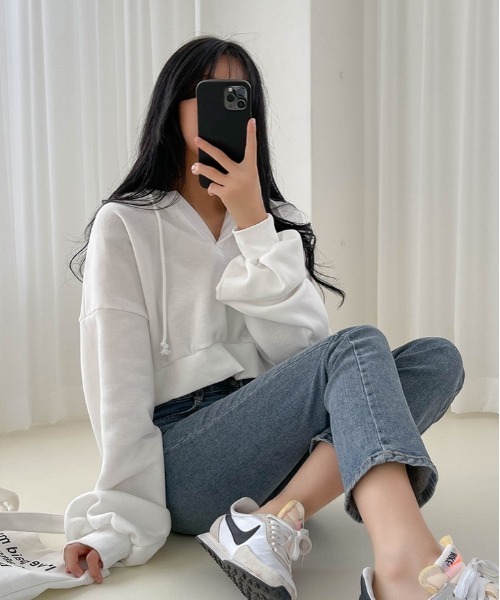 SONA（ソナ）の「SONYUNARA スキッパーネッククロップフーディ（パーカー・レディース・ブラック/ブラウン/アイボリー・FREE）」の12枚目の写真