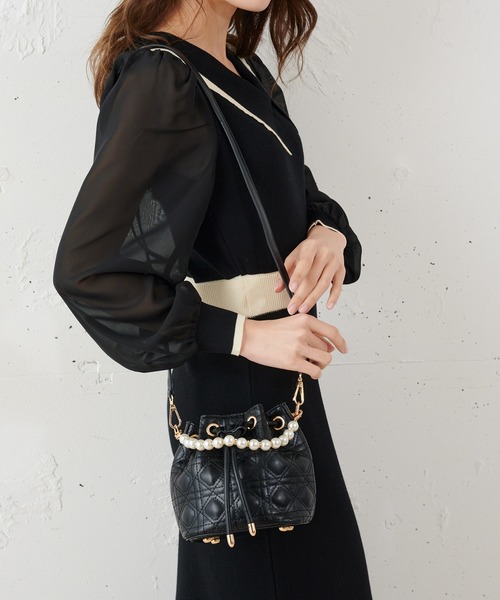 MIIA（ミーア）の「キルティングドローストリングBAG（ハンドバッグ・レディース・ブラック/オフホワイト・FREE）」の10枚目の写真