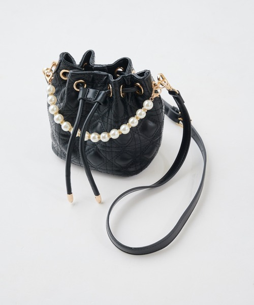 MIIA（ミーア）の「キルティングドローストリングBAG（ハンドバッグ・レディース・ブラック/オフホワイト・FREE）」の11枚目の写真