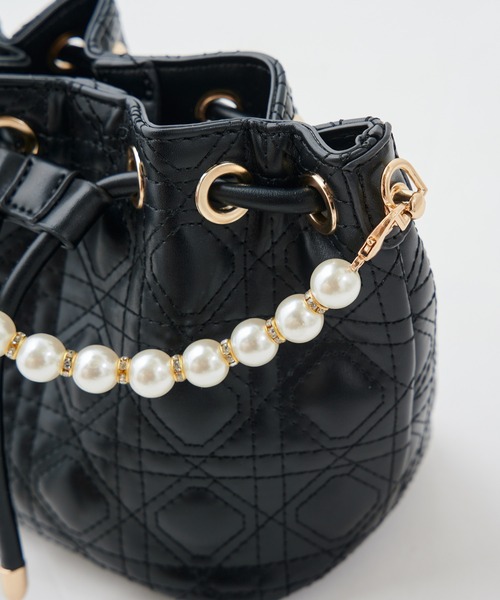 MIIA（ミーア）の「キルティングドローストリングBAG（ハンドバッグ・レディース・ブラック/オフホワイト・FREE）」の7枚目の写真