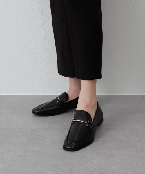 COLONY 2139(コロニートゥーワンスリーナイン)の「【マカロンFoot】メタルバーローファー(ローファー・レディース・ブラック/アイボリー・22.5cm/23.5cm/24.5cm)」の12枚目の写真