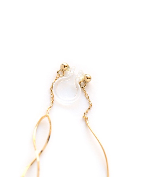 colleca la（コレカラ）の「ノンホール・クロスラインの樹脂イヤリング（イヤリング）」 WEAR