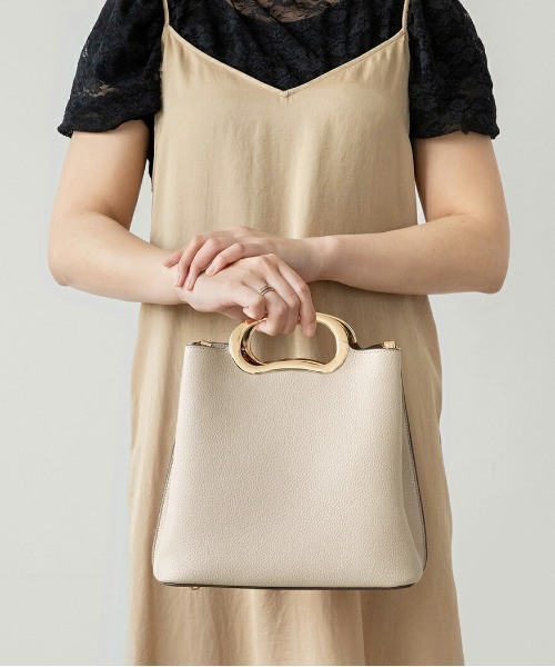 SALON de RUBAN（サロンドルヴァン）の「【SALON de RUBAN/サロン ド ルヴァン】 2wayハンドバッグ（ハンドバッグ・レディース・ベージュ/アイボリー/ミント/その他1/ライトピンク/ブラック/ダークグレー/パイソン/カーキ・FREE）」の2枚目の写真