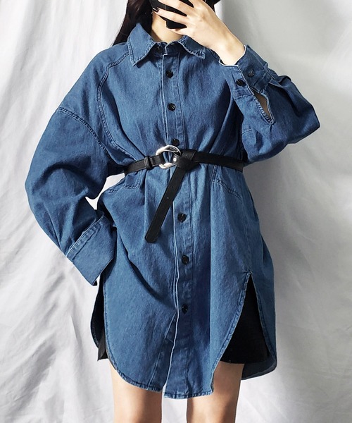 me+em select(ミームセレクト)の「ビッグシルエットヘビーデニムシャツ【ベルト付き】(シャツワンピース・レディース・ダークブルー/ライトブルー・FREE)」の2枚目の写真
