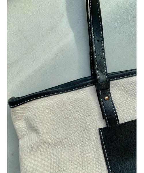 EDIT Gris（エディットグリ）の「レザーポケット付きキャンバストートバッグ（トートバッグ・レディース・ブラック/ブラウン・FREE）」の4枚目の写真