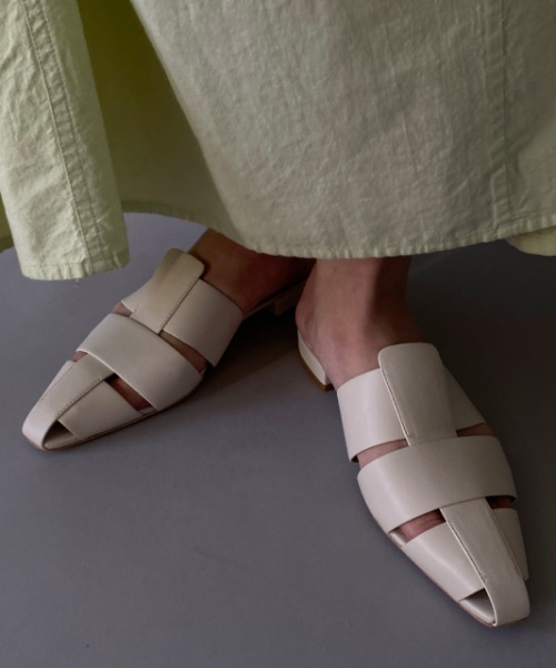 LE VERNIS（ル・ベルニ）の「LE VERNIS(ル・ベルニ)グルカサンダル  