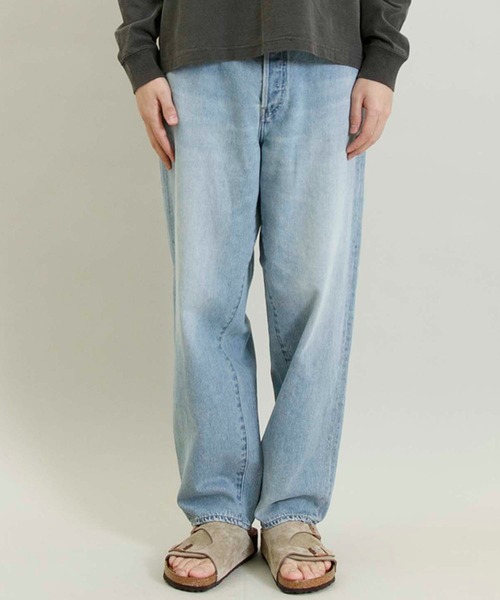 Johnbull（ジョンブル）の「ルーズテーパードジーンズ（デニムパンツ・メンズ・ライトインディゴブルー・SMALL/MEDIUM/LARGE）」の2枚目の写真