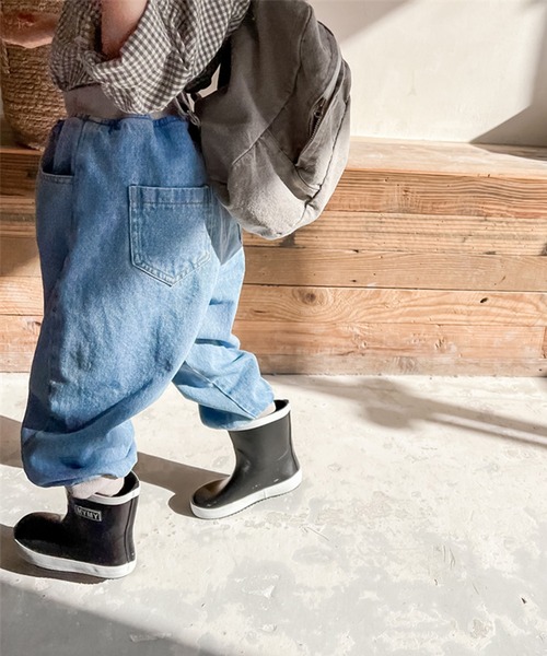 aimoha（アイモハ）の「aimoha-KIDS- ウォッシュデニム裾リブ絞りパンツ（スラックス・キッズ・ブラック/ブルー・100/80/110/90/120/130）」の16枚目の写真