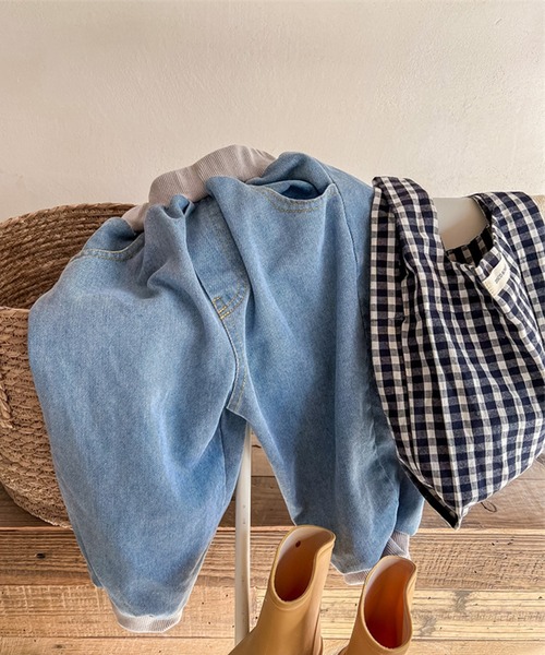 aimoha（アイモハ）の「aimoha-KIDS- ウォッシュデニム裾リブ絞りパンツ（スラックス・キッズ・ブラック/ブルー・100/80/110/90/120/130）」の9枚目の写真