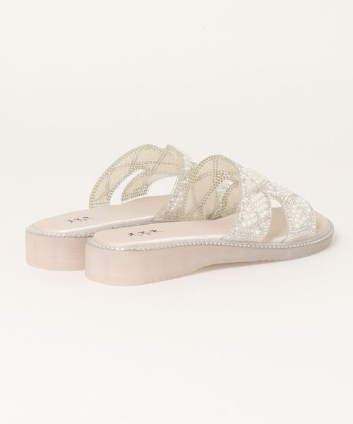 Noubel Voug Relax（ヌーベルヴォーグリラックス）の「ビジューデザインフラットサンダル（サンダル・レディース・ベージュ/ブラック・M/S/L/LL）」の4枚目の写真