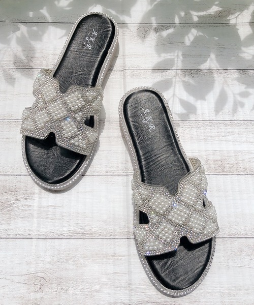 Noubel Voug Relax（ヌーベルヴォーグリラックス）の「ビジューデザインフラットサンダル（サンダル・レディース・ベージュ/ブラック・M/S/L/LL）」の13枚目の写真